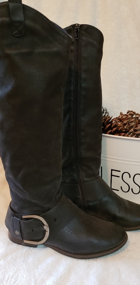 Black suede boots